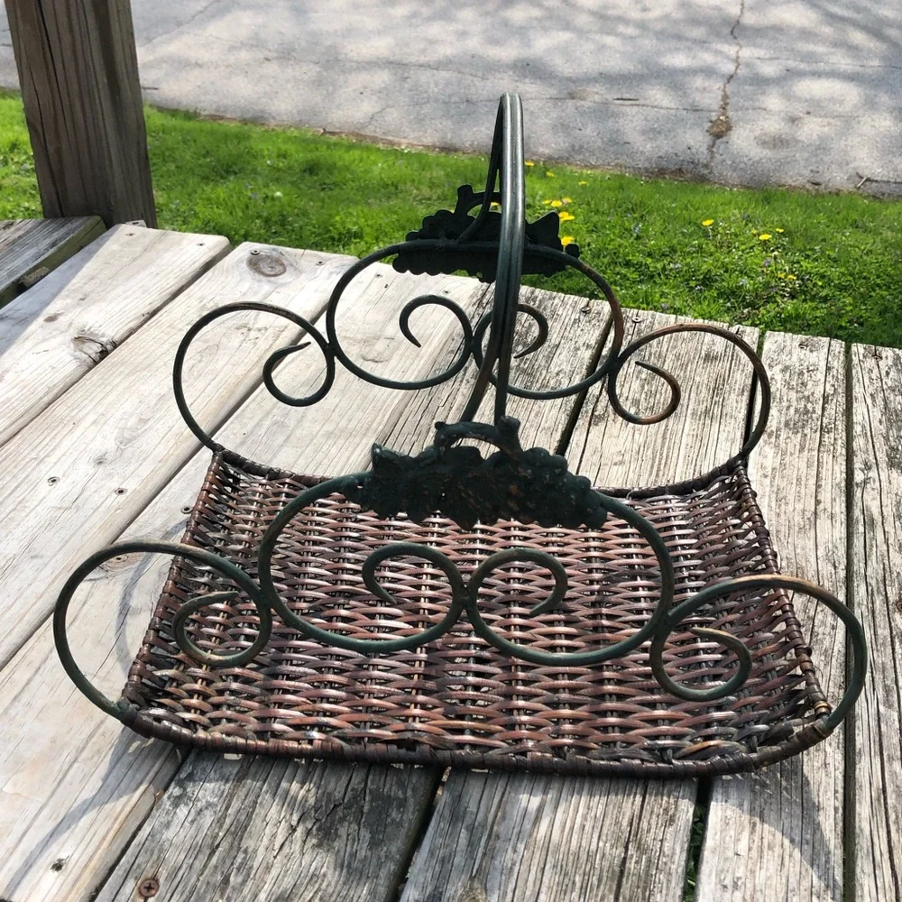 - Vintage Woven Magazine Caddy! EUC!
